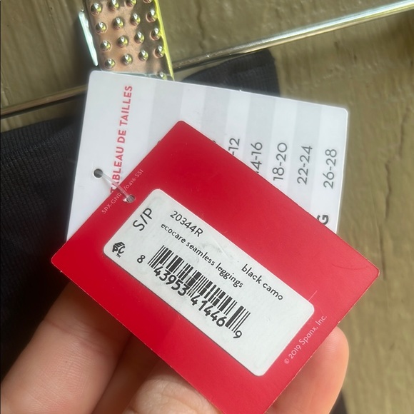 SPANX Ecocare Seamless Leggings Black Camo - Picture 3 of 7